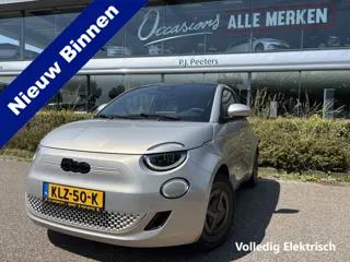 Fiat 500 Giorgio Armani Edition 42 kWh Achteruitrijcamera - Airco - Apple carplay - Navigatie - Park