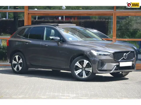 Volvo XC60 T6 Hybride AWD Plus Dark LONG RANGE| Panoramadak | Harman/Kardon | Camera | Stoel + Stuur