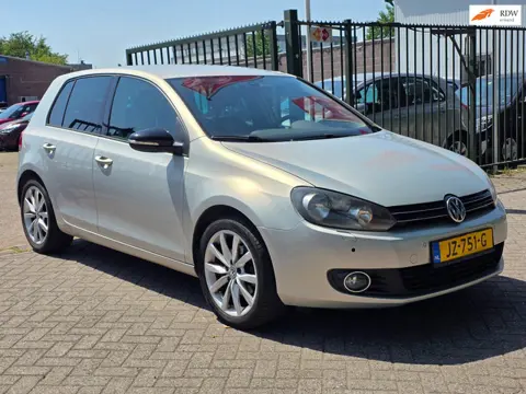 Volkswagen Golf 1.2 TSI Highline BlueMotion 1e eigenaar Airco navigatie cruis control parkeer sensor
