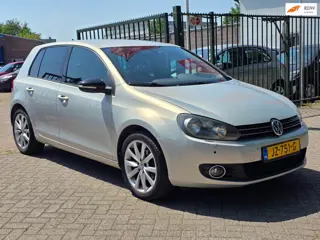 Volkswagen Golf 1.2 TSI Highline BlueMotion 1e eigenaar Airco navigatie cruis control parkeer sensor