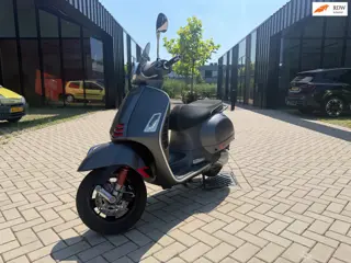 Vespa Scooter GTS 300 HPE Super Notte ABS 2020 Weinig Kms !
