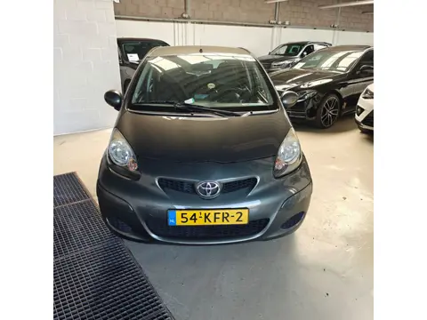 Toyota Aygo 1.0-12V Aspiration Green - ALCANTARA - LM VELGEN - AIRCO - NL AUTO