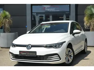 Volkswagen Golf 1.5 TSI Life 130pk Navigatie/Stoelverwarming/AdaptieveCruiseControl