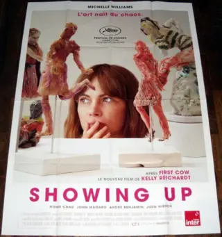 SHOWING UP filmposter.