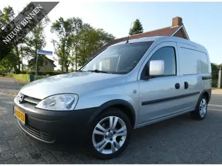 Opel Combo 1.4i Benzine met Airco, 2x Zijdeur, Navi, Trekhaak, Etc.