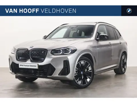 BMW iX3 High Executive / Trekhaak / Sportstoelen / Comfort Access / Adaptieve LED / Head-Up / Harman