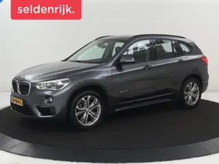 BMW X1 sDrive18i Sport Line | Leder | Trekhaak |  Stoelverwarming | Sportstoelen | Camera | Navigati