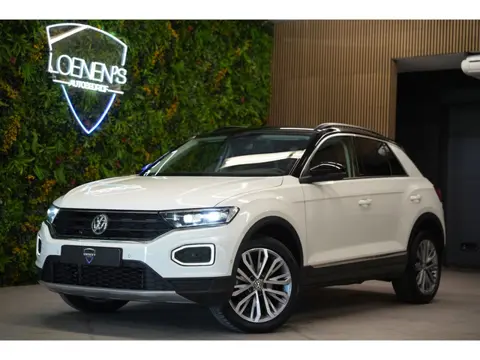 Volkswagen T-Roc 1.5 TSI ACT IQ.Drive Automaat / Trekhaak / Camera / ACC