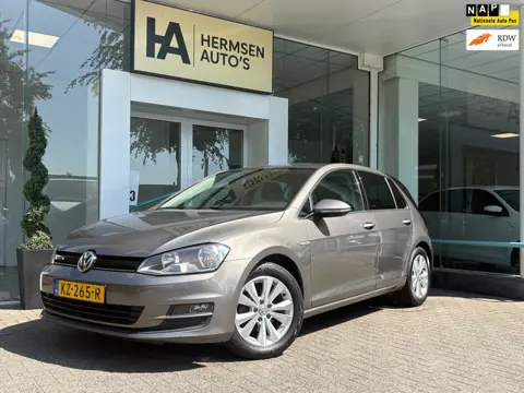 Volkswagen Golf 1.0 TSI |CarPlay|Distr v.v.|PDC|NAP|