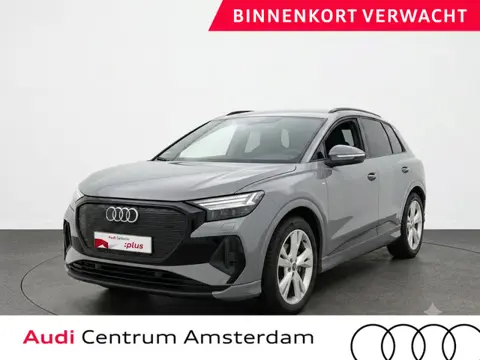 Audi Q4 e-tron 40 S edition 77 kWh 204pk | Navigatie | Stoelverwarming | Parkeercamera | Adaptief de