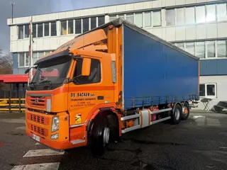 Volvo FM 330 6X2 DHOLLANDIA 2000 KG LAST STEERING AXLE CURTAINS