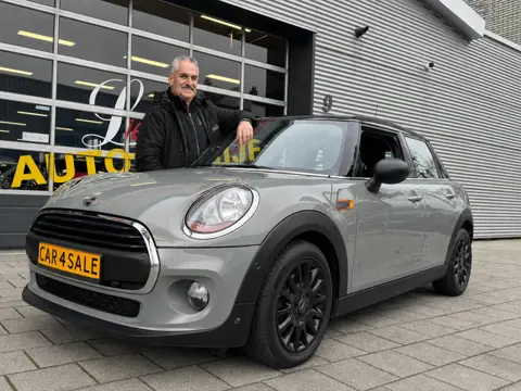 Mini Mini 1.2 One Salt 5Drs - Navigatie I Airco I PDC I Sport velgen I Comfort pakket I Dealer onder