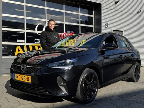 Opel Corsa 1.2 BLACK Edition - Navigatie / Apple CarPlay I Airco I PDC I Sport velgen I Dealer onder