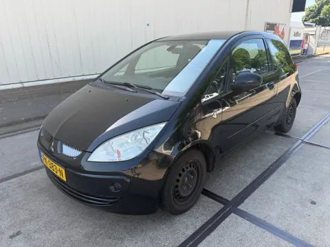 Mitsubishi Colt 1.1 CZ3 nieuwe apk airco