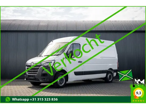 Renault Master **Bleu DCI 135PK | L2H2 | Nieuw | Navi | 3-Zits | LED | Cruise | Airco**