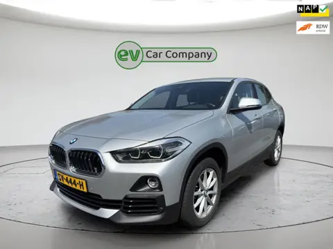 BMW X2 SDrive18i High Executive | Dealer Onderhouden | Automaat | Volleder | Camera | Navigatie | St