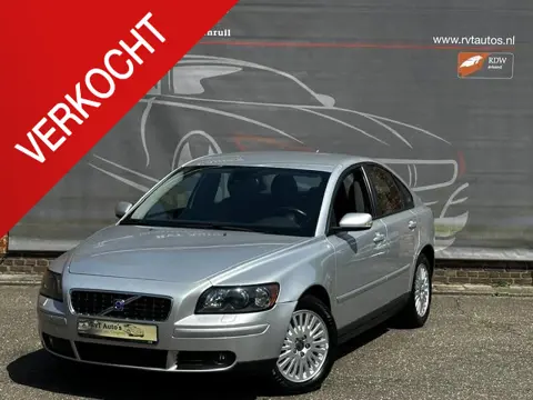 Volvo S40 2.4 Momentum Uniek,1ste eigenaar,Xennon,Cruisecontrol,Stoelv,Garantie.