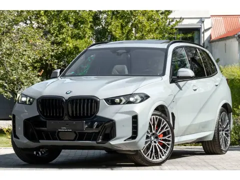 BMW X5 xDrive50e M-SPORT Pro ** LED, GRAU LEDER, NAVI+, PANORAMA, TREKH, 22-invh LMV, LUCHT ** Ex BM
