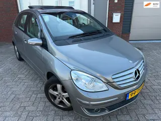 Mercedes-Benz B-klasse 200 / Pano / Navi / PDC / Leder / AUT / Stoelverw
