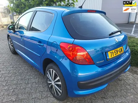 Peugeot 207 APK 11-6-2027 AIRCO 1.4-16V 1150,-