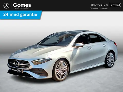 Mercedes-Benz A-klasse 180 Star Edition AMG Line | Panoramadak | Burmester | Achteruitrijcamera | Me