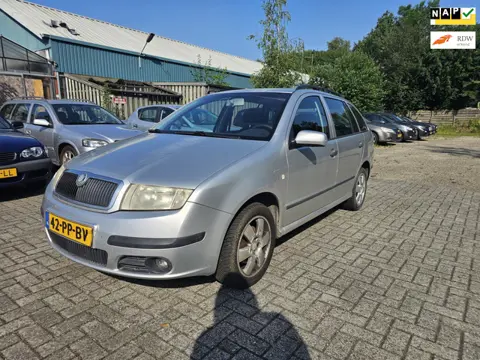 Skoda Fabia Combi 1.4-16V Elegance | INRUILKOOPJE | EXPORT | AUTO GAAT ZO WEG |
