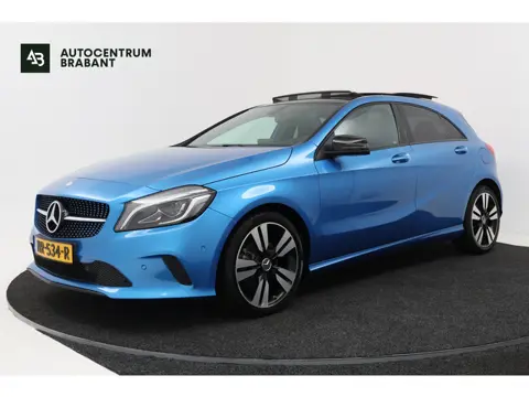 Mercedes-Benz A-klasse 160 Ambition Automaat (PANORAMADAK, NAVIGATIE, LED. MULTIMEDIA, STUURBEDIENIN