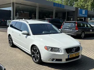 Volvo V70 2.5T 231pk Momentum Xenon Stoelverwarming V+A