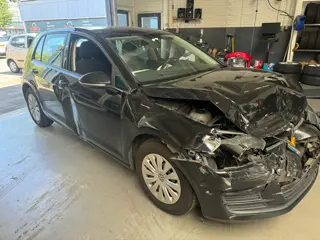 Volkswagen GOLF 1.6 TDI Trendline | Schadeauto