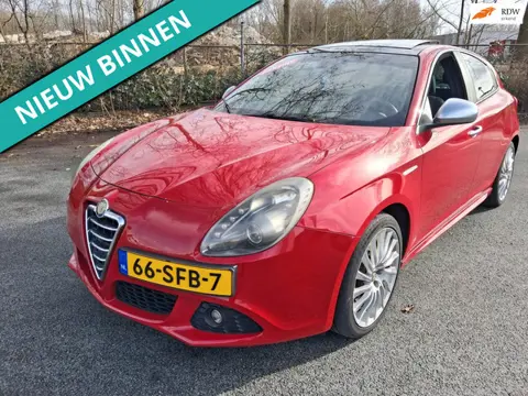 Alfa Romeo Giulietta 1.4 T Distinctive NETTE AUTO RIJDT EN SCHAKELT GOED