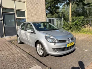 Renault Clio 1.6-16V Dynamique Luxe Cruisecontrol/Keyless/Leder bekleding