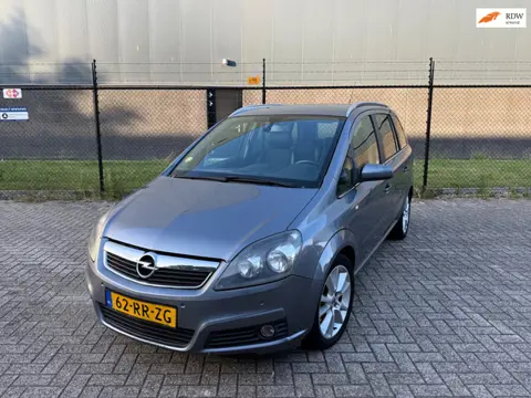 Opel Zafira 2.2 Cosmo *Airco-Trekhaak-7 Persoons*