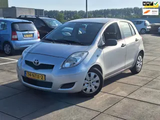 Toyota Yaris €2250,-1.0 VVTi Acces 5 Drs Aircondition