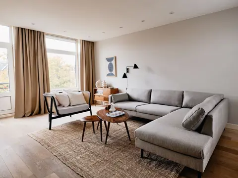 Woning aan de Bilderdijkkade te Amsterdam