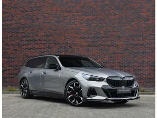 BMW 5 Serie Touring 550e xDrive | Pano - Trekhaak - Bow&Wil