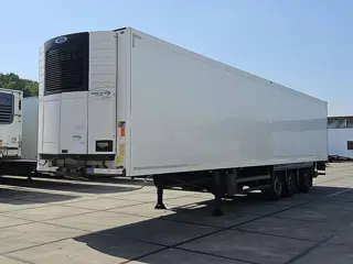 SCHMITZ SKO 24 FP 40 COOL steeraxle taillift