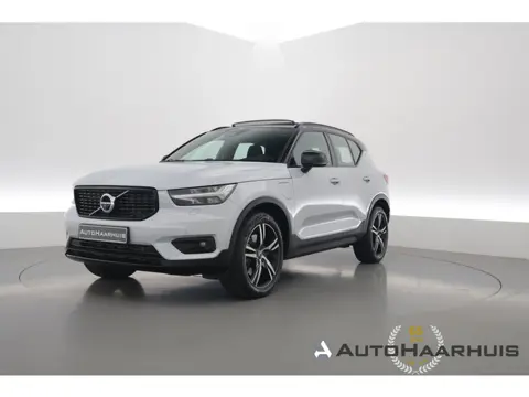 Volvo XC40 1.5 T5 Recharge R-Design | SOH 88.2% | Pano | Trekhaak | Memory | Leder | 360cam | Adapt.