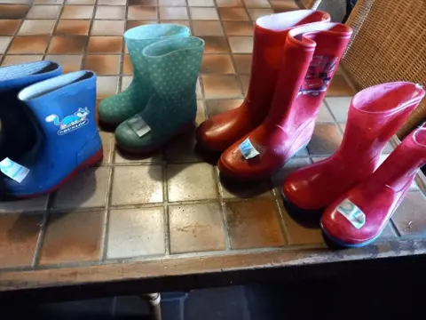 Regenlaarsjes, maat 21 t/m 38