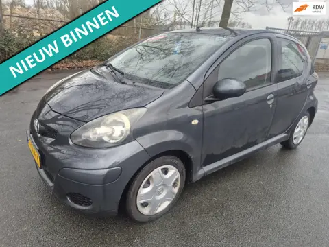 Toyota Aygo 1.0-12V Access ZO INGERUILD ZO WEG PRIJSJE