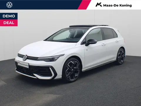 Volkswagen Golf 1.5eTSI/150PK R-Line Black Style DSG · Panoramadak · Navigatie · Apple/Android Carpl