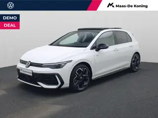 Volkswagen Golf 1.5eTSI/150PK R-Line Black Style DSG · Panoramadak · Navigatie · Apple/Android Carpl