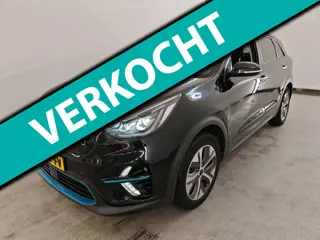 Kia E-Niro 64 kWh 204 pk DynamicPlusLine | SOH 100% | Trekhaak | Schuifdak | Stuur- en Stoelverwarmi