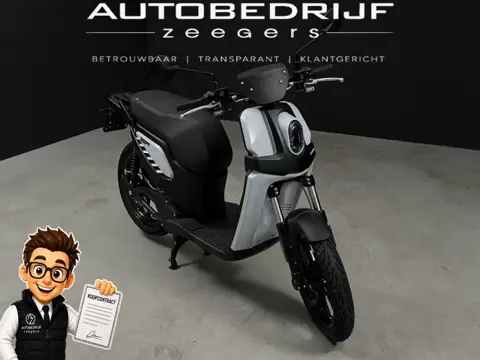 Fantic Issimo City L1 Bromscooter (bj 2026, automaat)
