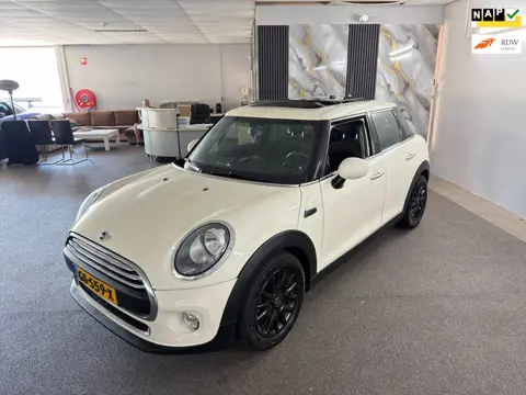 Mini 5-Deurs 1.2 One Business Automaat,Panodak,Cruise,Clima,Carplay,Navigatie,N.A.P,Lm velgen,Blueto