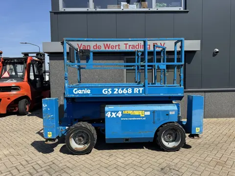 Genie GS 2668 RT  Hoogwerker / Arbeitsbuhne / Sciccor 10M werkhoogte 4x4 kubota Diesel 2008