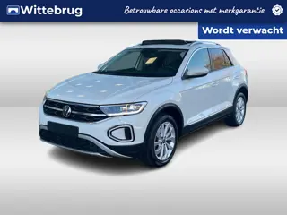 Volkswagen T-Roc 1.5 TSI Style / Panorama dak / IQ Led / Virtual cockpit pro / App-connect / Stoelve