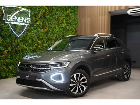 Volkswagen T-Roc 1.5 TSI Life Business / Camera / ACC / Trekhaak / Keyless / CarPlay