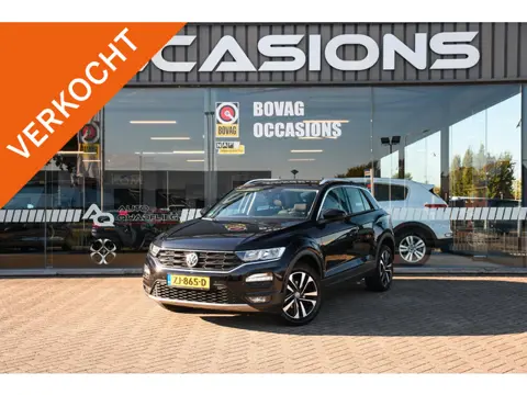 Volkswagen T-Roc 1.5 TSI Style IQ APPLE CARPLAY/ LM 17/ LED/ PDC