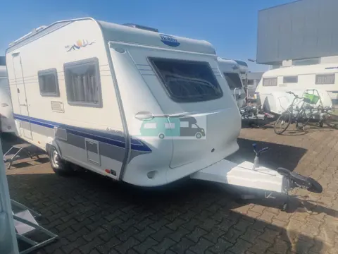 Hobby de luxe 440 SF Mover, voortent, fietsenrek (bj 2004)