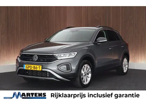 Volkswagen T-Roc 1.5 TSI 150pk DSG Life Edition Trekhaak Camera Stoelverwarming Keyless Navigatie